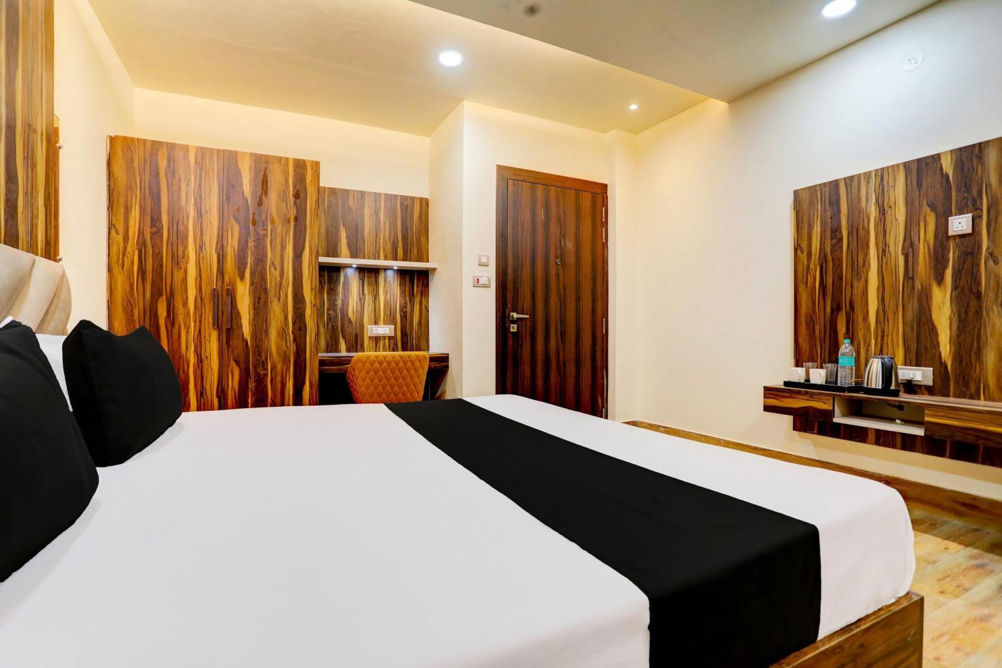 Hotel O Krishna Greens Kanpur Exteriör bild